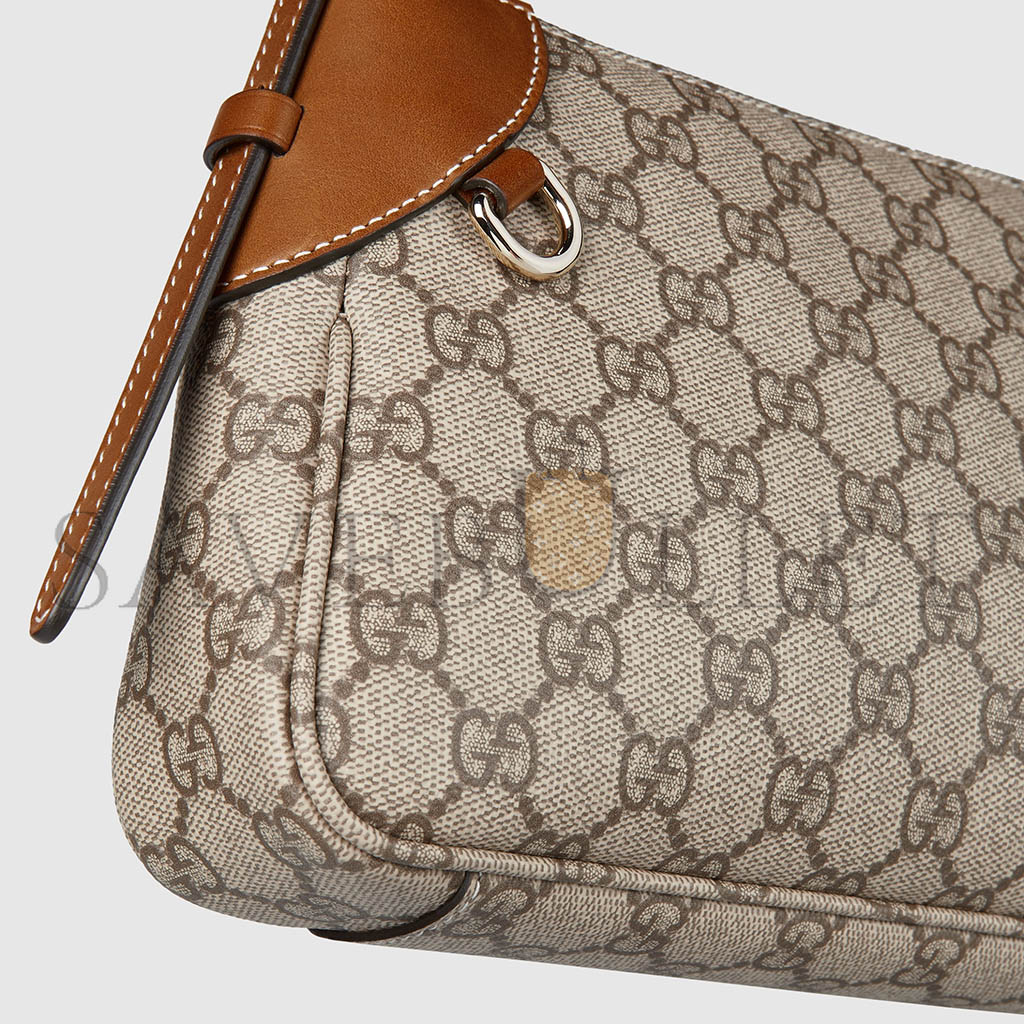 GUCCI GG EMBLEM SMALL SHOULDER BAG 815218 (24*16*5)